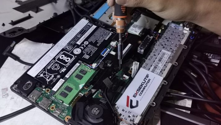 cara memperbaiki laptop rusak